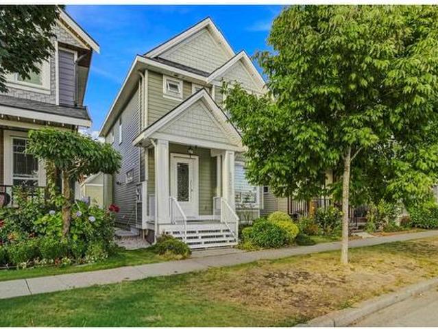 1304 Avenue, Surrey, BC, V3X 0G5 house for sale | Listing ID R3161 | Royal LePage