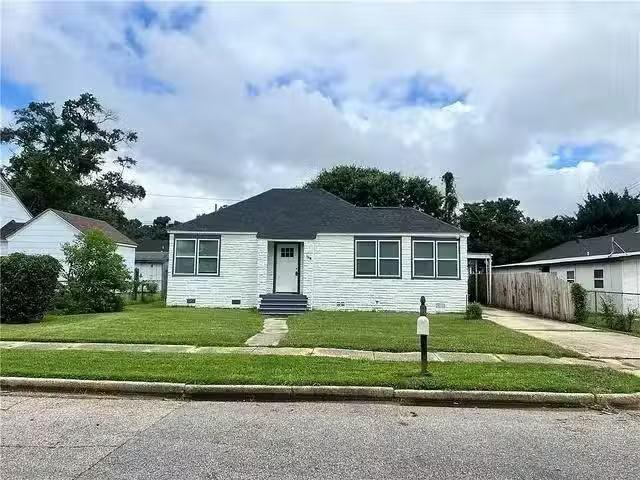 1304 CLOVERLEAF CIRCLE, MOBILE, AL 36605