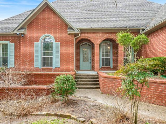 1304 Greenbriar Trail