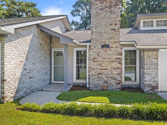 1304 Hampton Drive