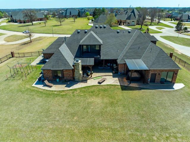 1304 Inverness Circle