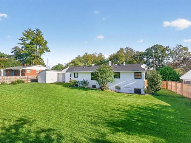 1304 Lester Dr