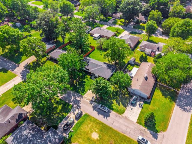1305 N Greenbriar Road