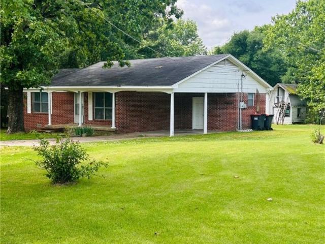 1305 Bugscuffle Road
