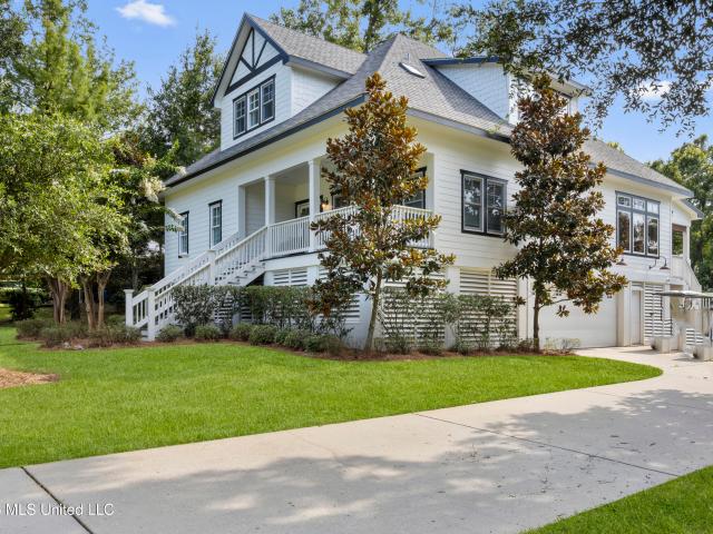 1305 Fort Street