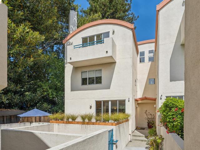 1305 Henry St C