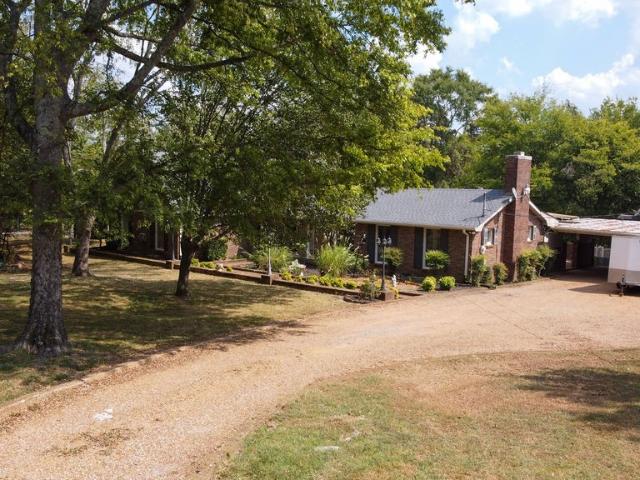 1305 Hill Lakes Ln