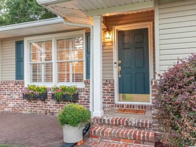 1305 Larry Lane
