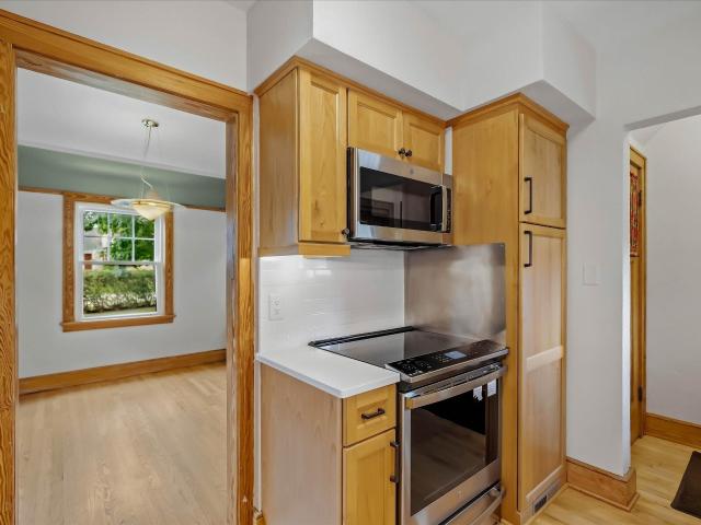 1305 S 124th St