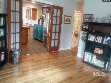 1305 S Leadville
