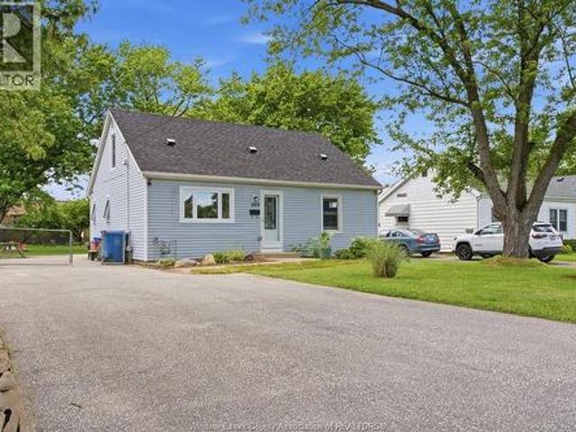 1305 Shawnee Road, Tecumseh, ON, N8N 1R8 house for sale | Listing ID 26015 | Royal LePage