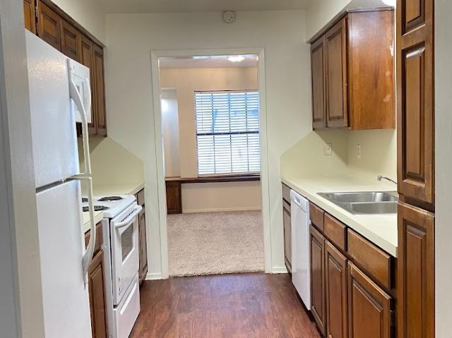1305 W Villa Maria Road C101