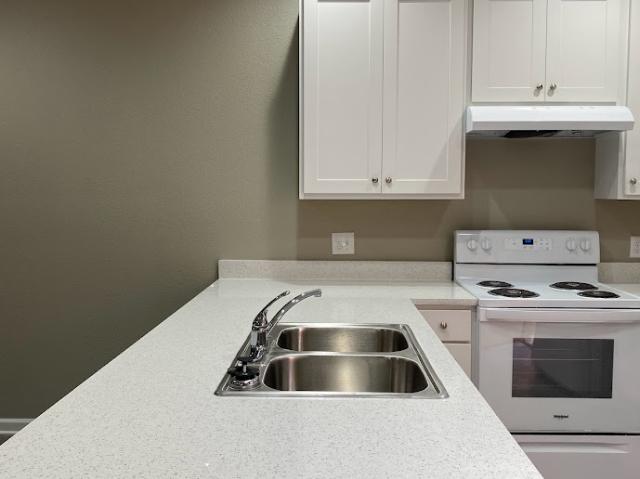 1305 W Villa Maria Road D103