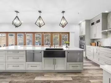 Greater Vancouver - Garden, Fireplace, Equipped kitchen