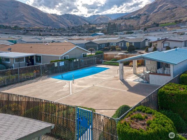1306 Glacier Pl, Unit 68, Wenatchee, WA 98801 | MLS #2412