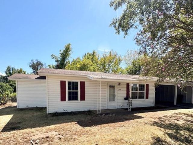 1306 SE Quincy St, Idabel, OK 74745