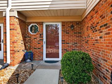 1306 Tahoe Valley Ct, Ballwin, MO 63021 | MLS #26016