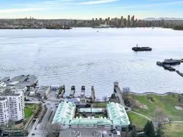 1306 33 Chesterfield Place, North Vancouver, BC, V7M 3K4 Sin.