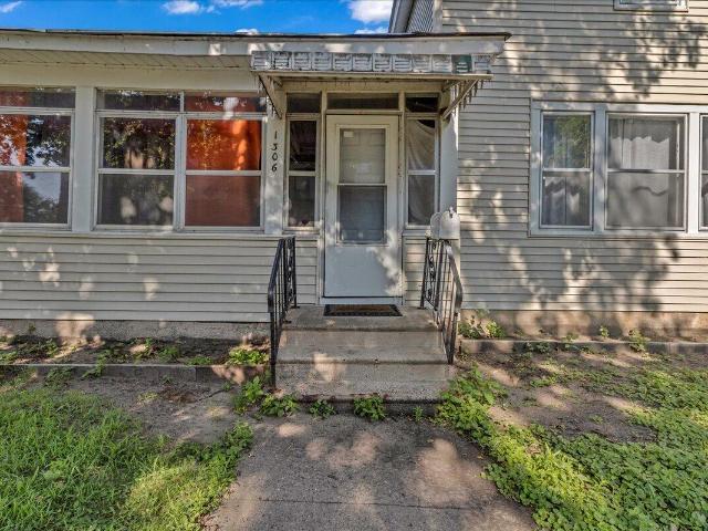 1306 7Th S St