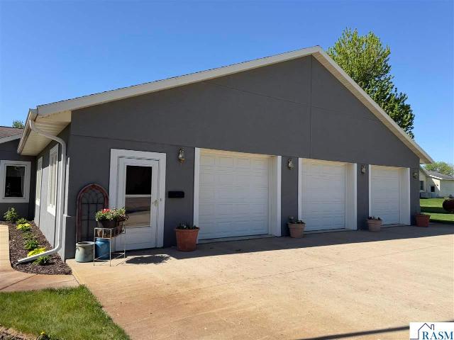13079 Meadow Creek Drive