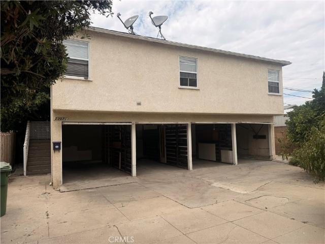 1307 N Kenmore