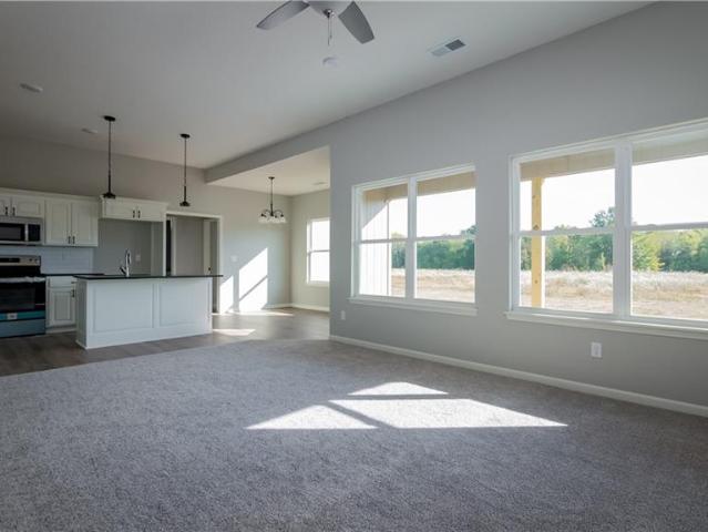 1307 NE White Oaks Lane