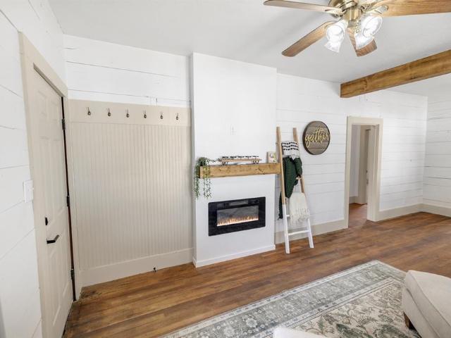 1307 Ave I