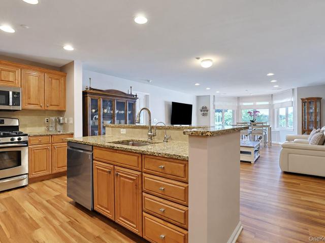 1308 Round Pointe Drive