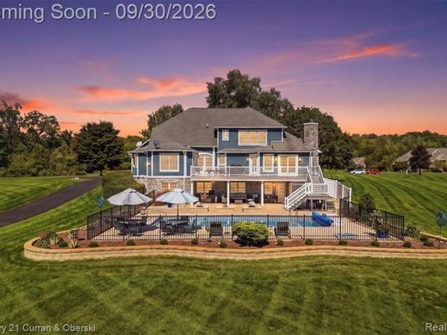 13096 Macneil Ct, Brighton Township, MI 48380