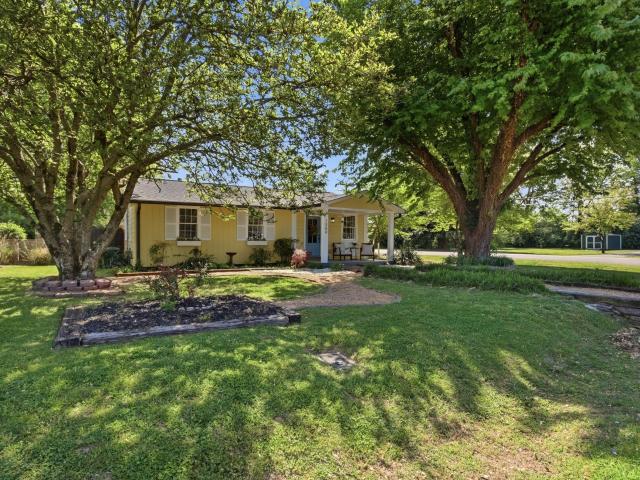 1309 Chickering Dr