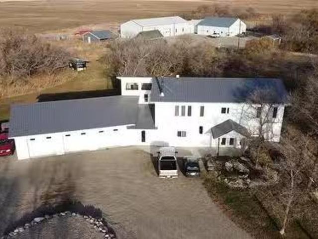 130049 29 Avenue N, Hartney, MB, R0M 0X0 Luxury House for sa.