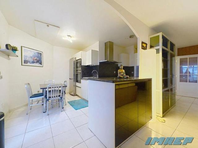 13008 Marseille – Saint Anne / Bonneveine – Dernier étage T3 de 95 m² avec terrasse plein Sud, balcon et garage