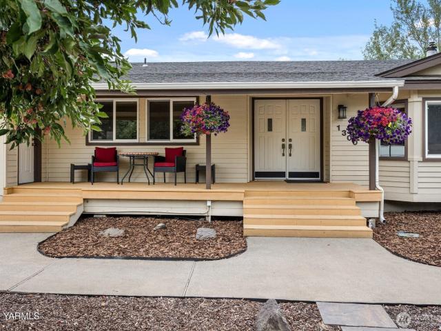 1300 Meadowlark Lane