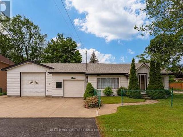 1300 Meredith Avenue, Mississauga, ON, L5E 2E5 house for sale | Listing ID W13483 | Royal LePage