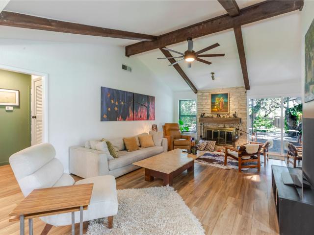 1300 Old Cedar Ln