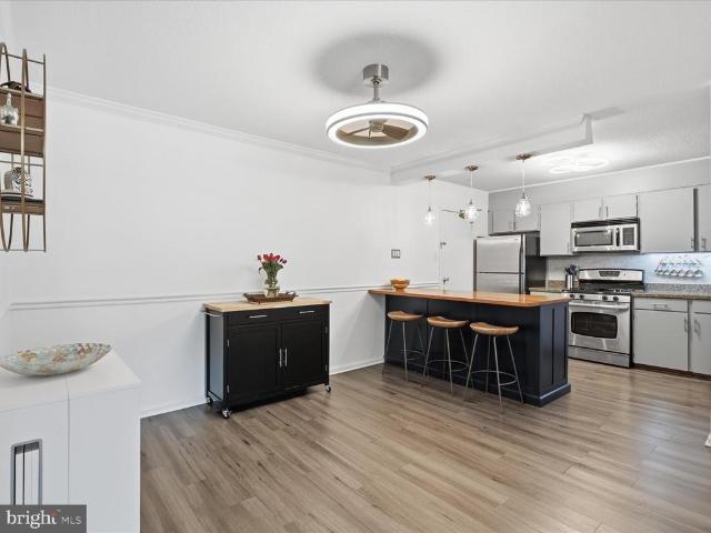 1300 Army Navy Drive # 125