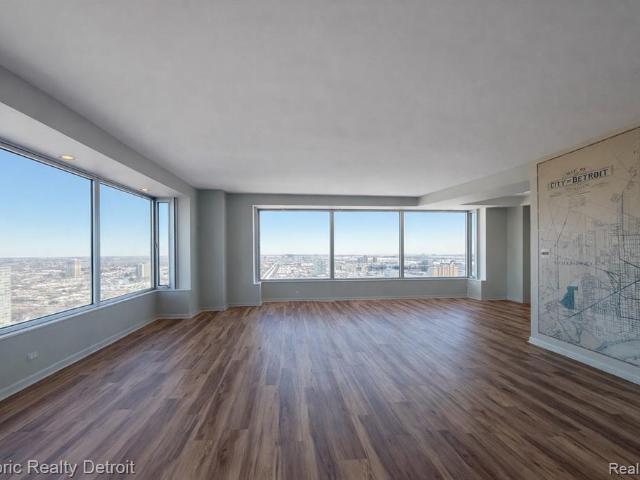 1300 E Lafayette # 2407