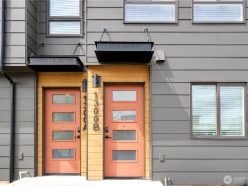 1300 E Remington Ct, Unit B, Seattle, WA 98122 | MLS #2390