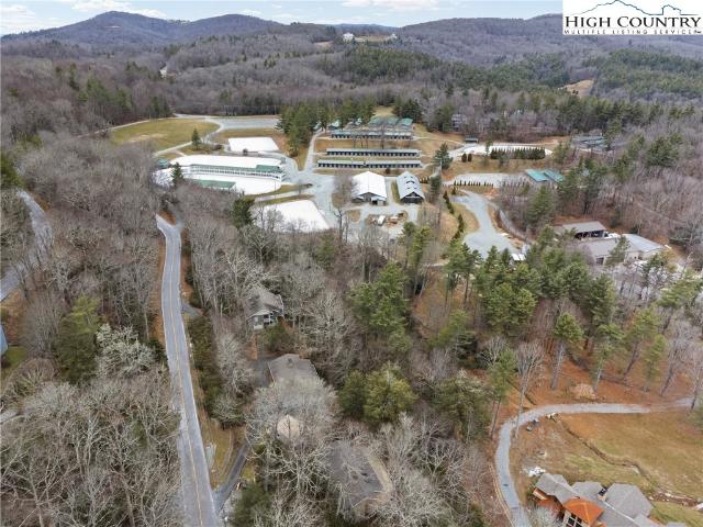 1300 Laurel Lane