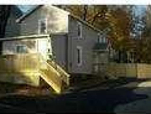 $1300 / 4br 4 Bedroom 2 Bath House with fenced yard Completly Renovated!