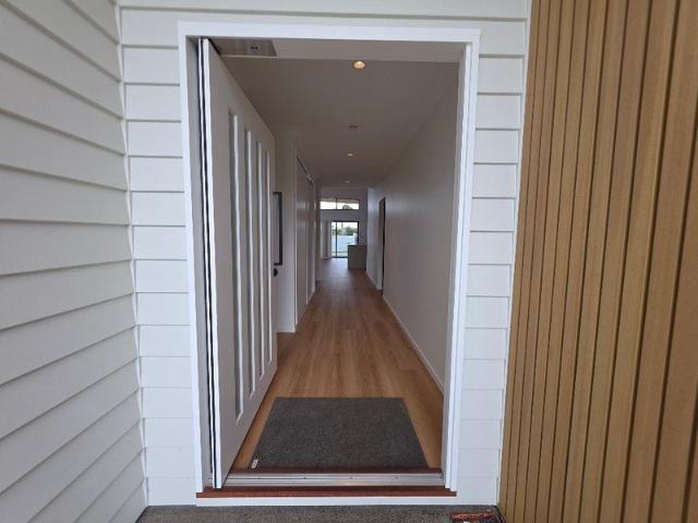 $1300pw Unfurnished