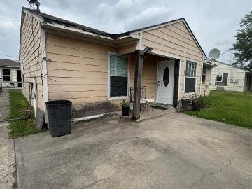 13013 Breezeway St, Houston, TX 77037 | MLS #32397