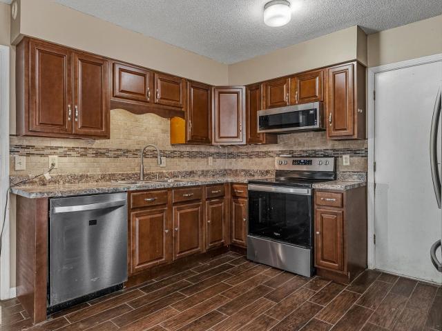 1301 Birchwood Cove
