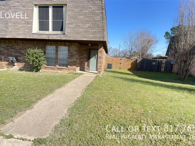1301 Lovell Dr, 3 beds, 2 full and 1 half baths