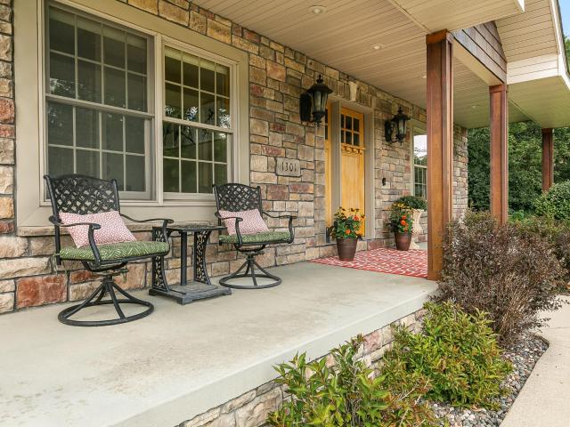 1301 Pondview Lane