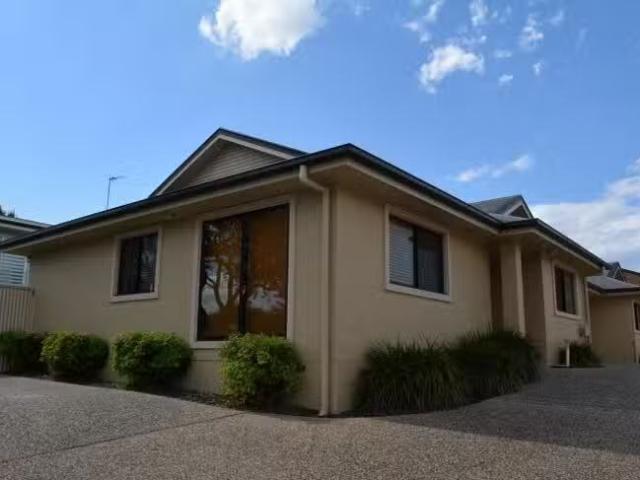 1/301B James Street, Newtown, QLD 4350