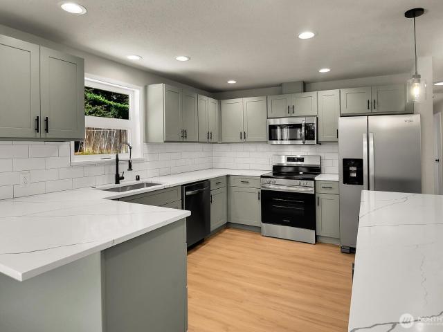 13020 Robinhood Lane