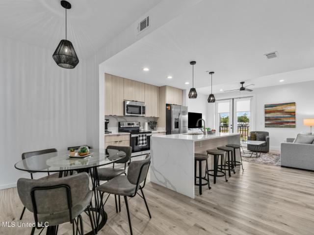 1302 Magnolia Street
