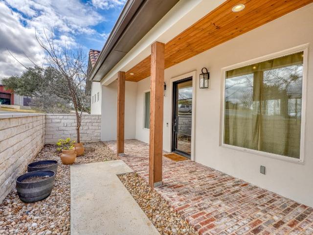 1302 Mountain Leather Dr, Horseshoe Bay, TX 78657 | MLS #176323