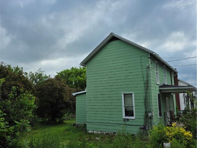 1302 Oaklawn Dr